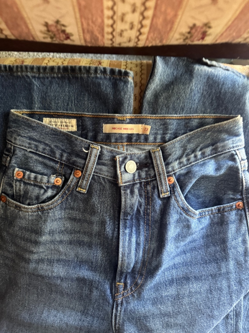 Levi’s ribcage wide leg jeans